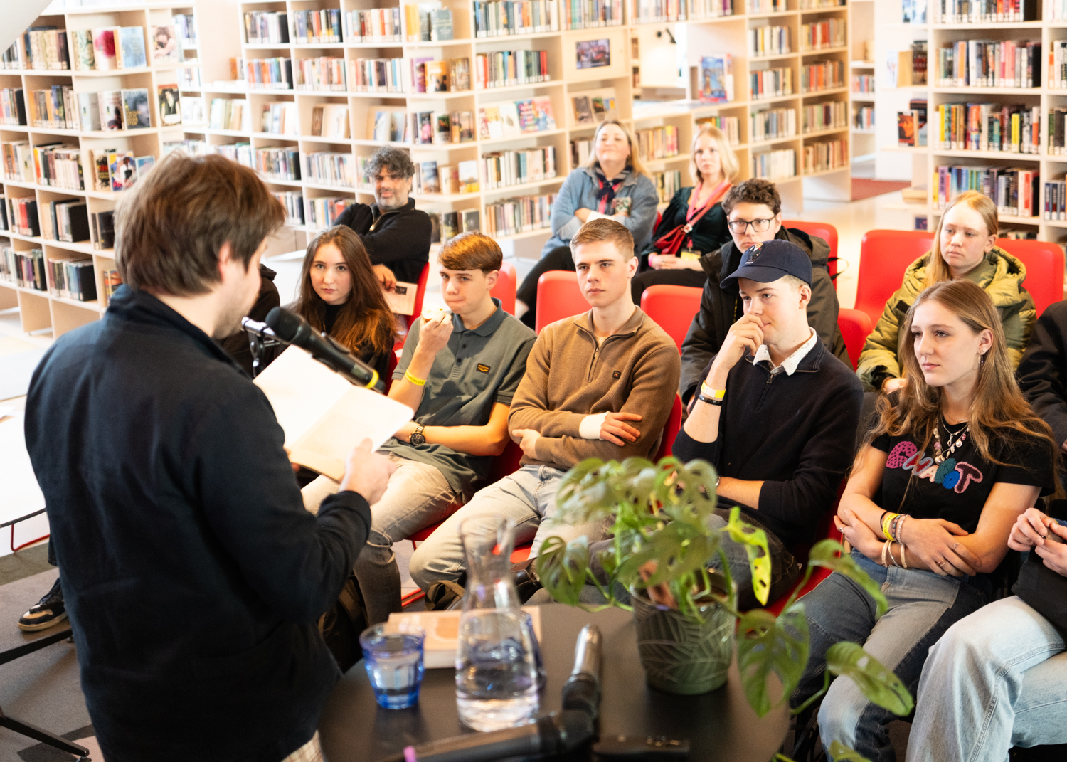 Het Kleine Gebeuren WEB 19 Feb 2026 Door Nienke┬áMaat 45